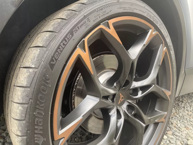 Porozumění letním pneumatikám Hankook: modely Ventus, Kinergy a ION