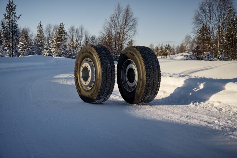 Nákladní pneumatiky Hankook AW53/DW53 zlepšují akceleraci na sněhu o 4 % ve interním testu