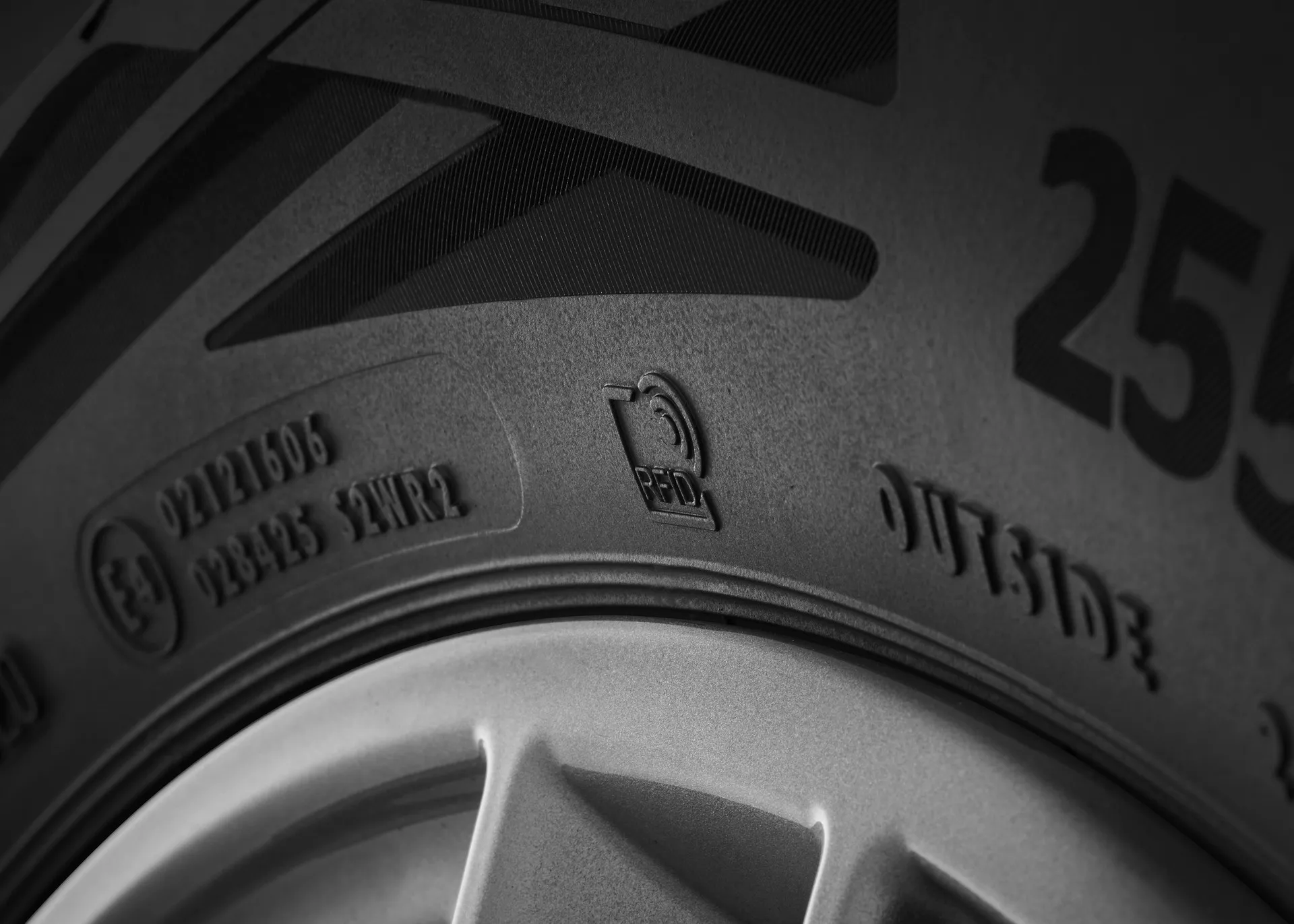 Continental EcoContact 6